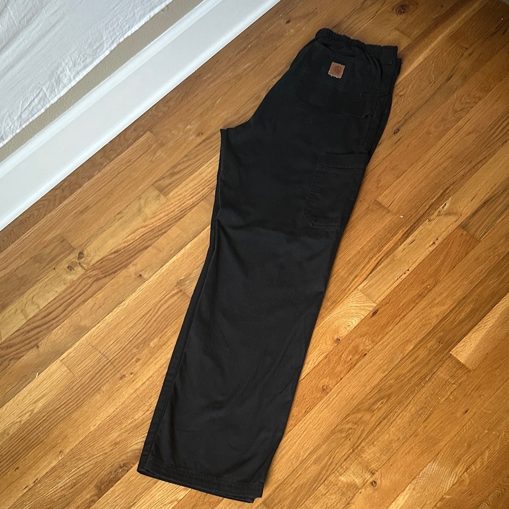 Women’s Black Cargo Srubs - Picture 2 of 4